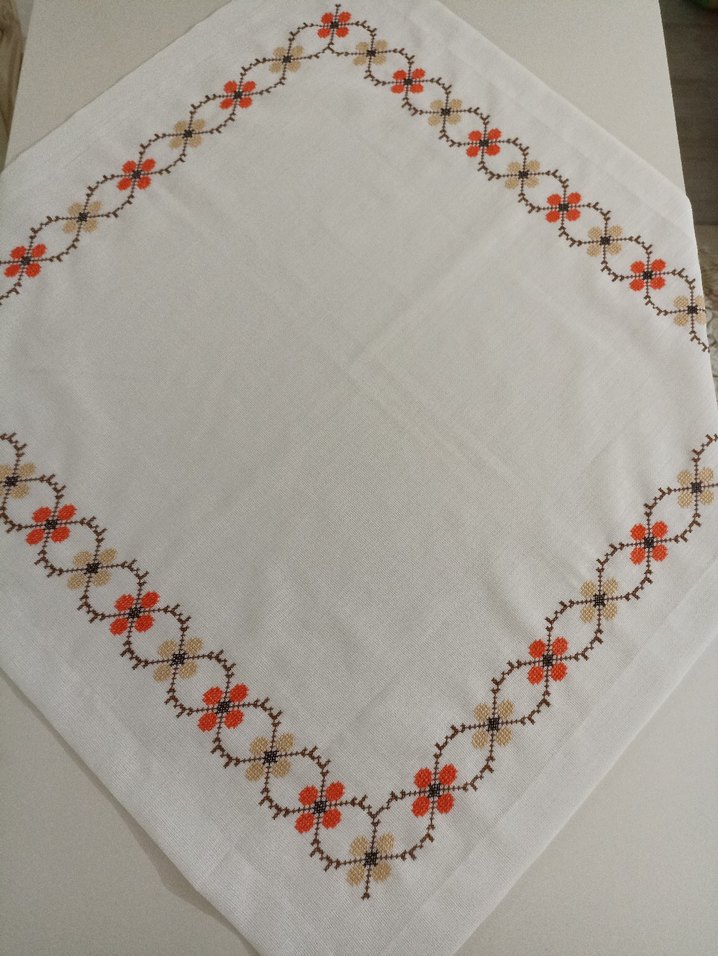 kanaviçe Masa Örtüsü - Görsel 3