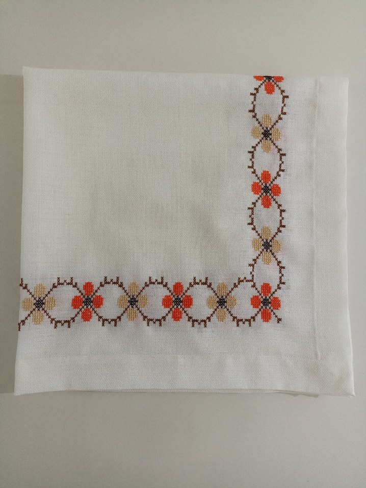 kanaviçe Masa Örtüsü - Görsel 5