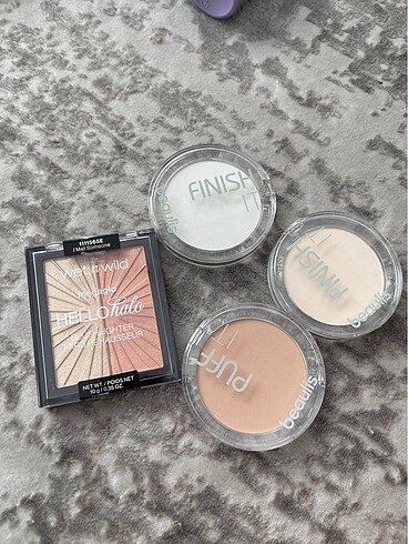 Wet n wild aydınlatıcı allık ve 3adet beaulis pudra