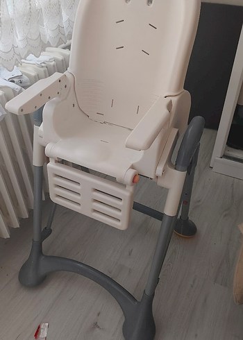 Gri Beyaz Bebek Mama Sandalyesi