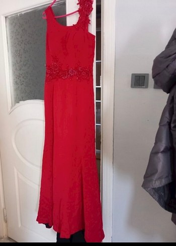 Kırmızı Nakışlı Uzun V Yaka Kadın Elbise - Görsel 2