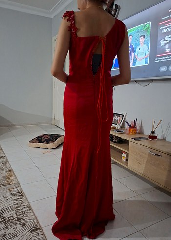 Kırmızı Nakışlı Uzun V Yaka Kadın Elbise - Görsel 7