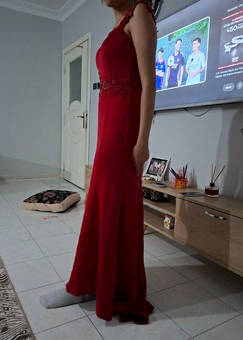 Kırmızı Nakışlı Uzun V Yaka Kadın Elbise - Görsel 6