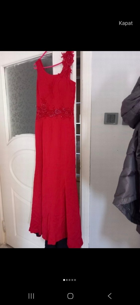 Kırmızı Nakışlı Uzun V Yaka Kadın Elbise - Görsel 2