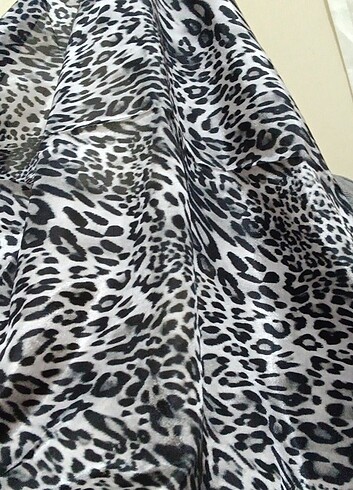 İpek Saten Leopar şal 