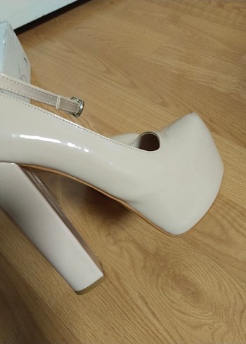 Bej Rugan Tokalı İnce Topuklu Kadın Ayakkabı - Görsel 5