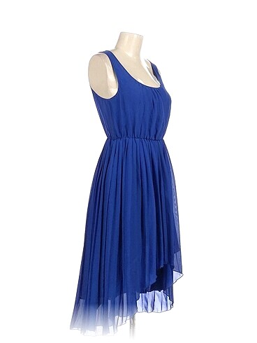 H&M H&M Kısa Elbise %70 İndirimli.