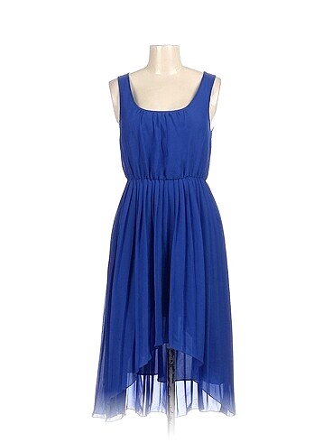 H&M Kısa Elbise %70 İndirimli.