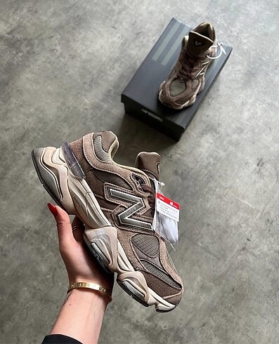 New Balance 9060 Mushroom