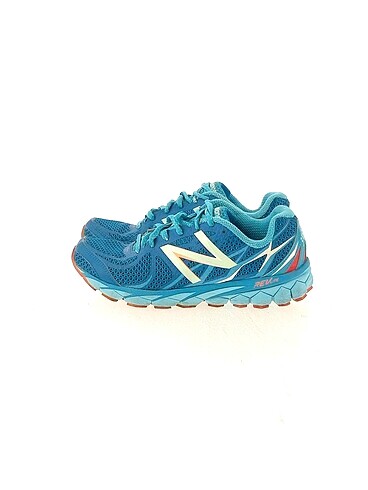 New Balance Spor Ayakkabı %70 İndirimli.