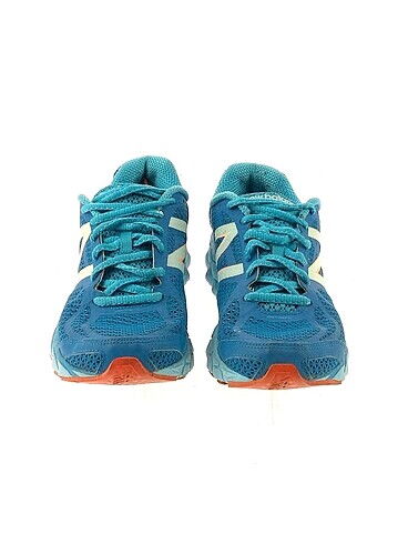 40 Beden New Balance Spor Ayakkabı %70 İndirimli.