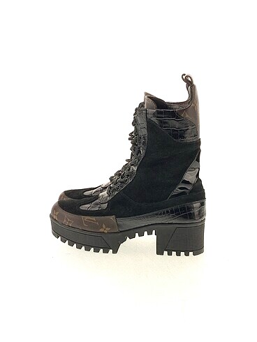 Louis Vuitton Bot %70 İndirimli.