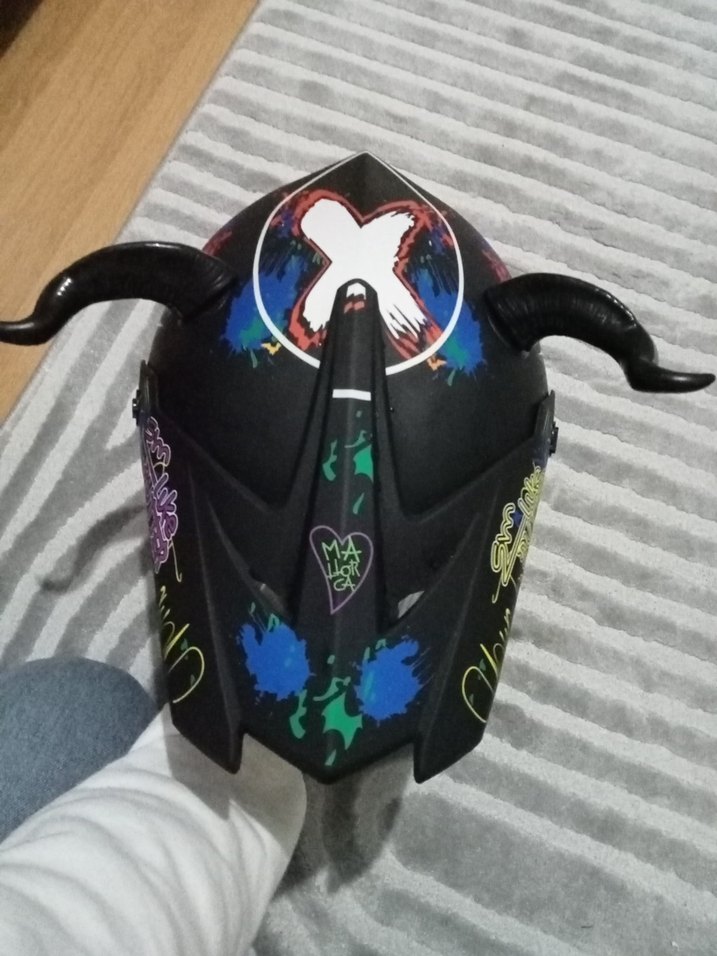 Çok Renkli Punk Tarzı Motosiklet Kaskı - Görsel 3