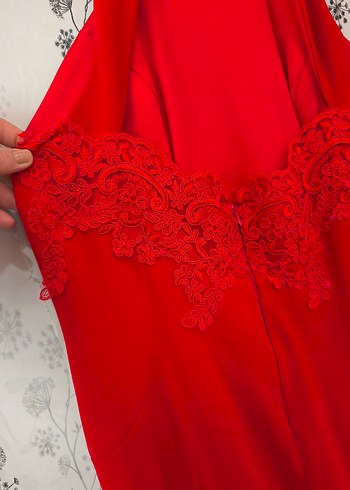 Kırmızı İşlemeli Uzun Şık Kadın Elbise - Görsel 2