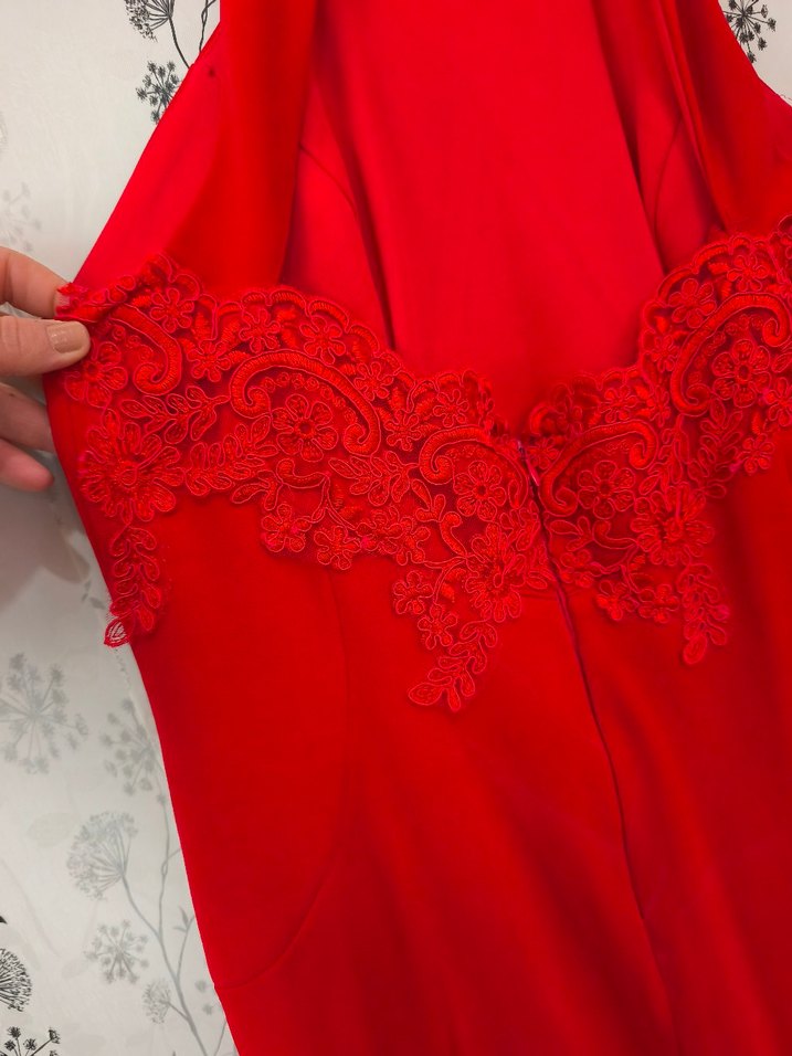 Kırmızı İşlemeli Uzun Şık Kadın Elbise - Görsel 2