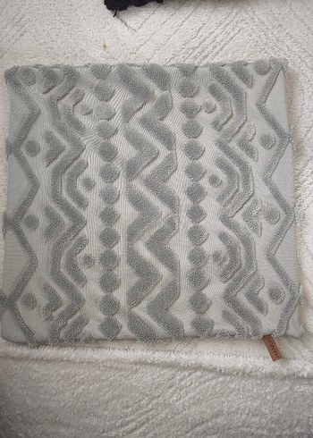 Gri Nakışlı Modern Dekoratif Kırlent Kılıfları - Görsel 2