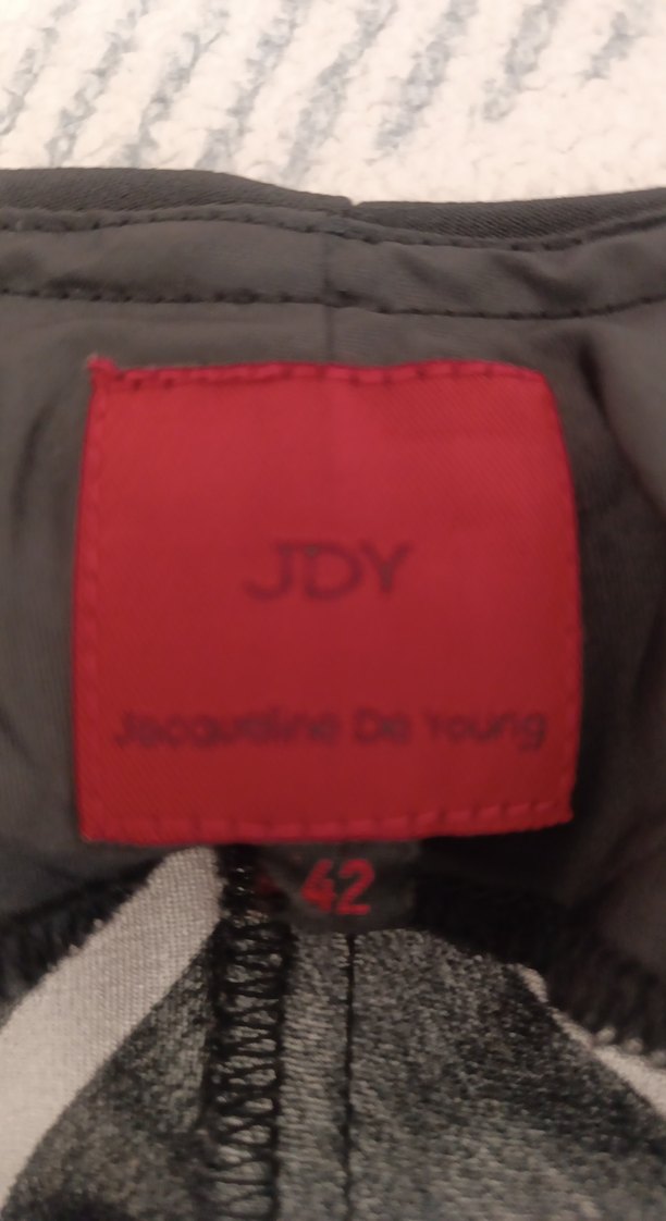 Çizgili
boyundan bağlamalı Siyah elbise - Görsel 4