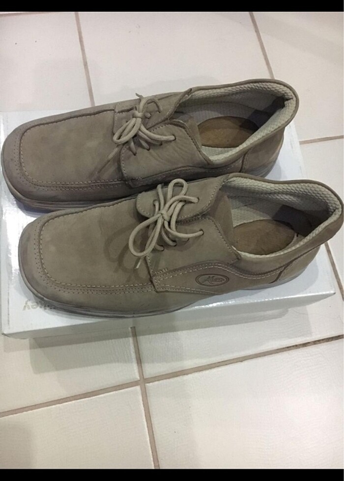 Yazlık ayakkabı 38 numaradır - Görsel 2