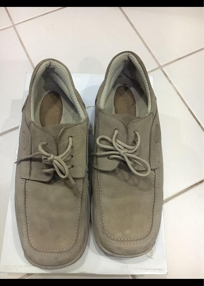 Yazlık ayakkabı 38 numaradır - Görsel 3