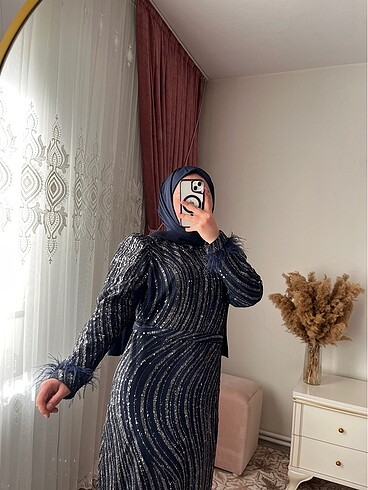 Pullu simli abiye