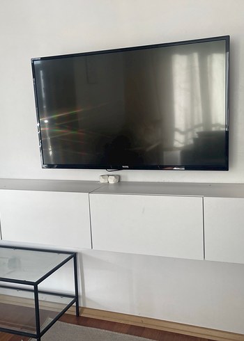 Beyaz Duvara Monte Monitör - Görsel 2