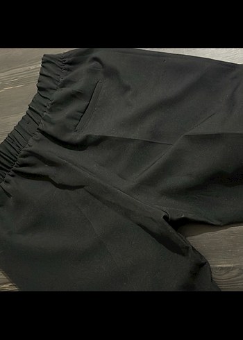 Siyah Kadın Kemerli Uzun Kumaş Pantolon - Görsel 2