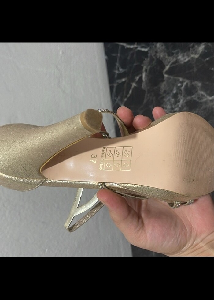 Topuklu ayakkabı - Görsel 4