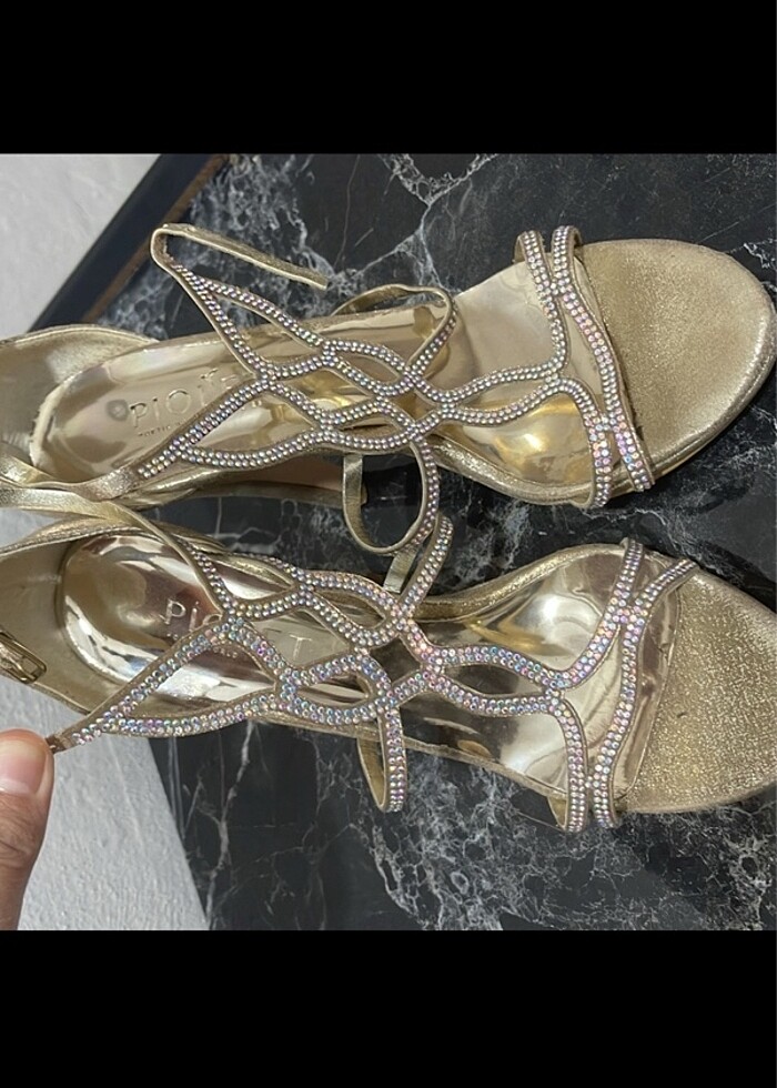 Topuklu ayakkabı - Görsel 2