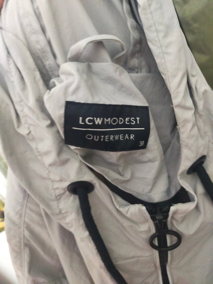 Gri Kadın Yağmurluk - Görsel 3