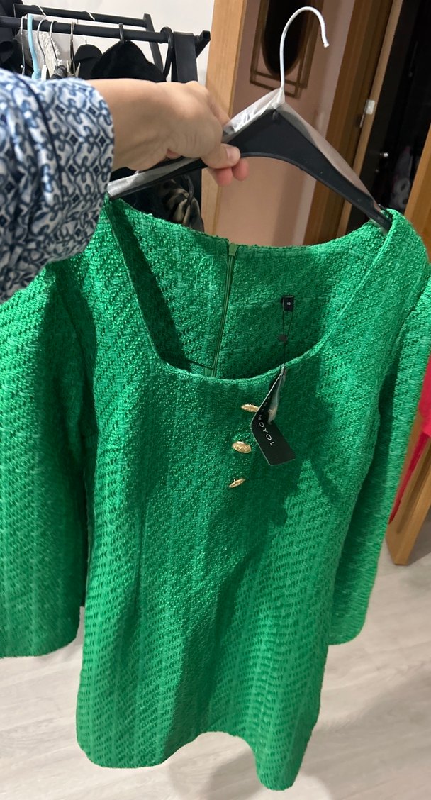 Düğmeli Yeşil Triko Midi Elbise - Görsel 5