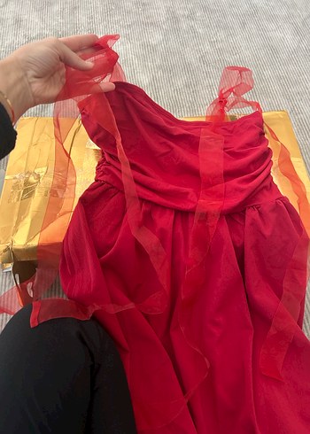 Kırmızı Drapeli Askılı Midi Elbise - Görsel 3