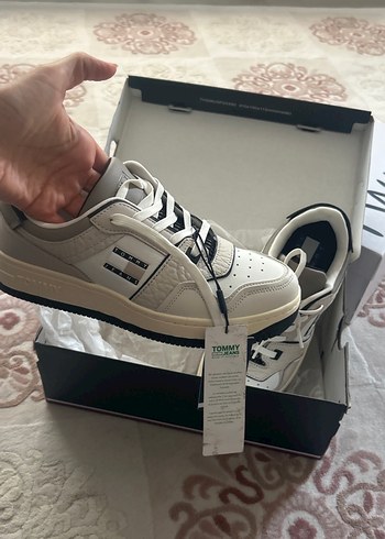 Tommy Hilfiger Tommy Hilfiger sıfır etiketli