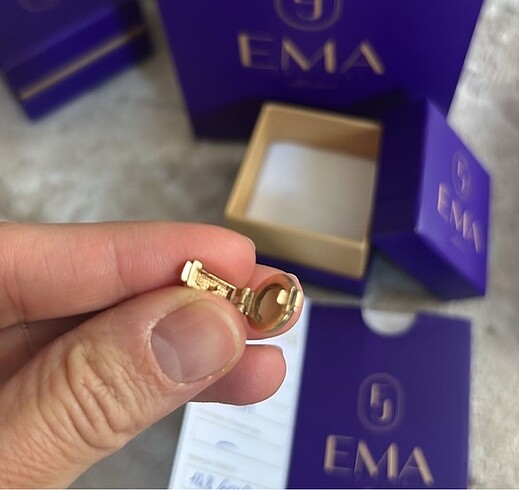 m Beden Ema marka charm
