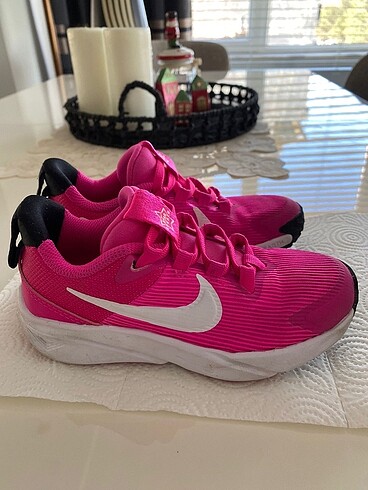 28,5 Nike pembe spor ayakkabısı