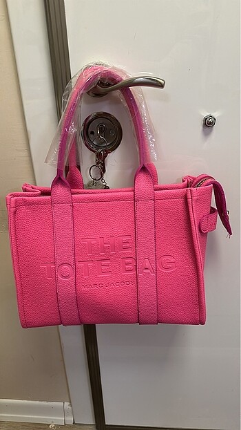 Pembe çanta