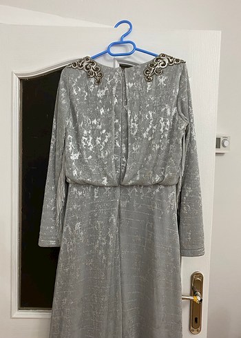 Lacrima Uzun Kollu Gri Payetli Abiye Elbise - Görsel 5