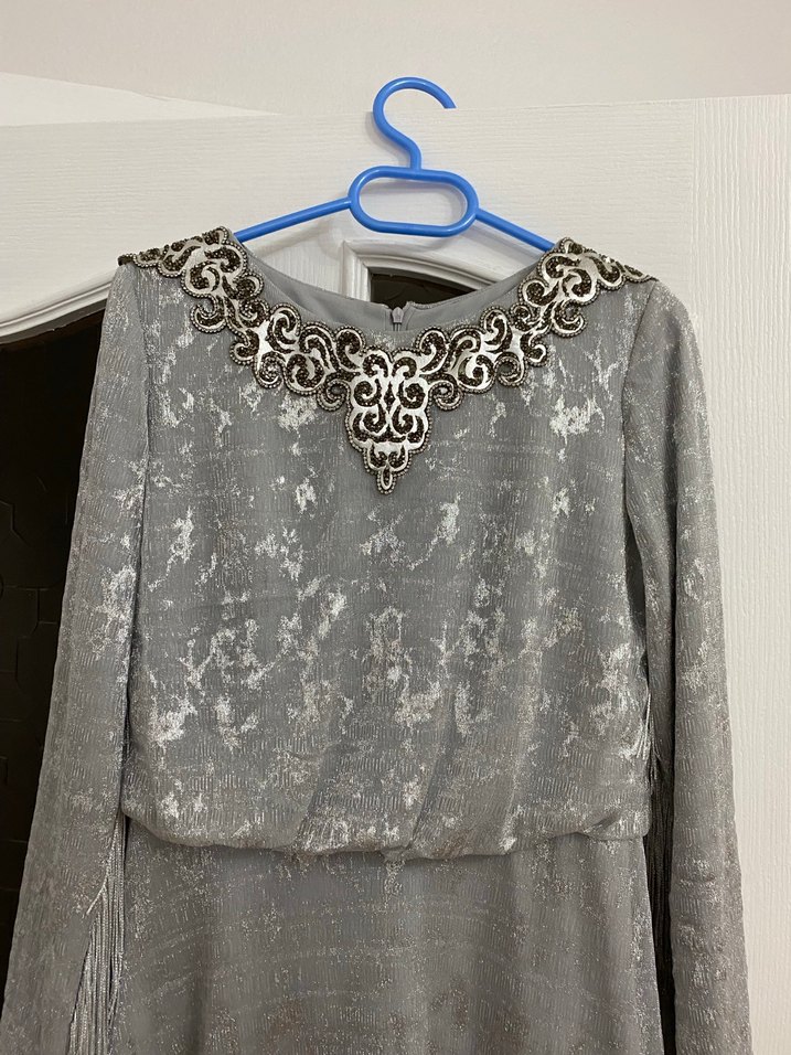 Lacrima Uzun Kollu Gri Payetli Abiye Elbise - Görsel 2