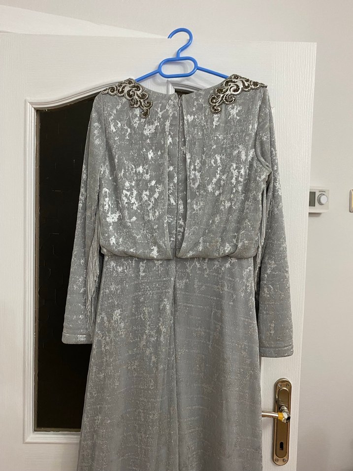 Lacrima Uzun Kollu Gri Payetli Abiye Elbise - Görsel 5