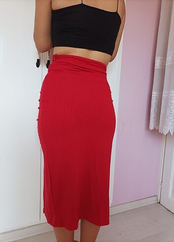 l Beden kırmızı Renk Büzgülü yırtmaçlı etek 