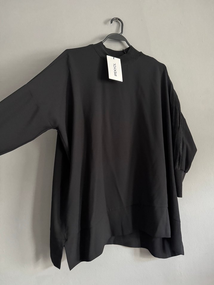 Siyah Yüksek Yakalı Kadın Sweatshirt - Görsel 4