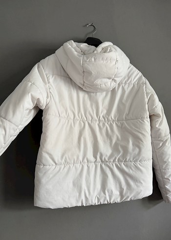 Nike Beyaz Kadın Kapüşonlu Kısa Kış Montu - Görsel 3