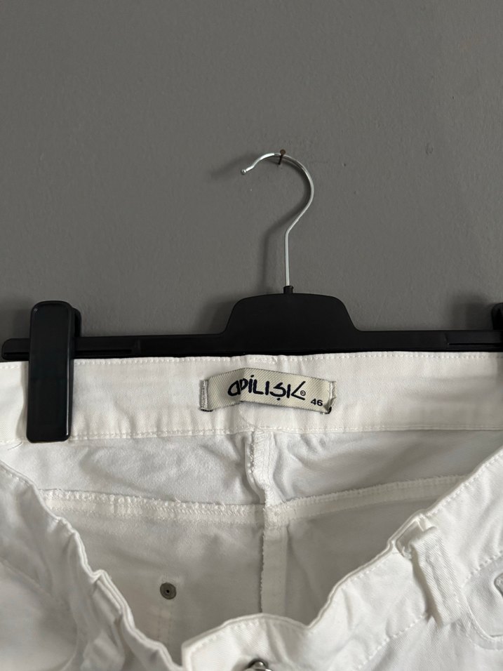 Beyaz kapri pantolon - Görsel 3