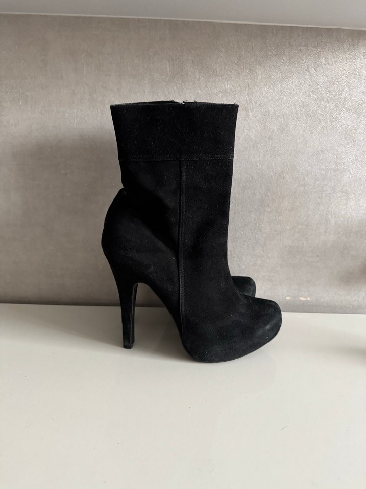 Siyah Platformlu Süet Topuklu Ayakkabı - Görsel 3