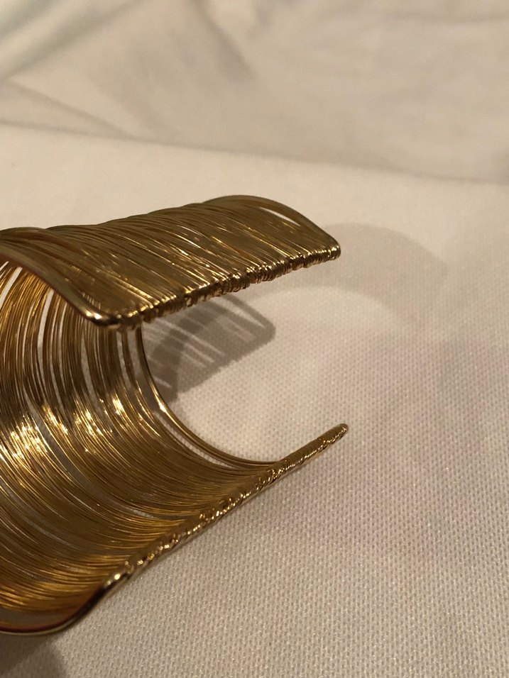 Altın Renkli Pilili Kadın Bileklik - Görsel 4