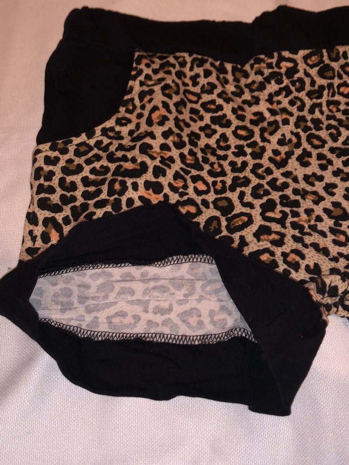 Leopar Desenli Kadın Mini Şort - Görsel 3