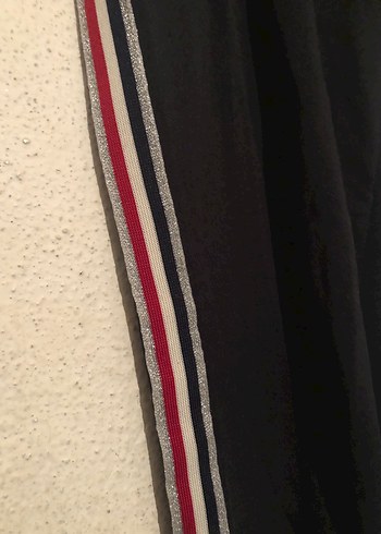 Siyah Çizgili Elastik Spor Tayt - Görsel 2