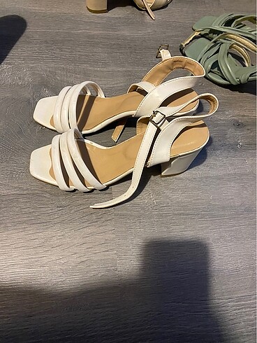 Diğer Topuklu sandalet