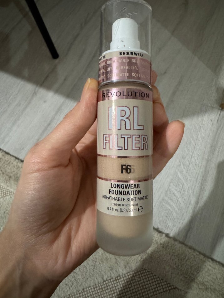 Revolution IRL Filter Longwear Fondöten - Görsel 3