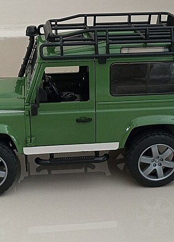 Bruder Land Rover Arazi Aracı