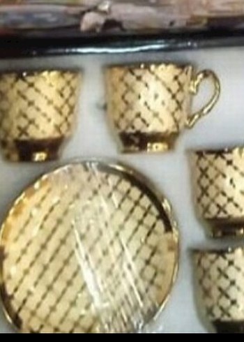 Parlak Altın Renkli Fincan ve Tabak Seti
